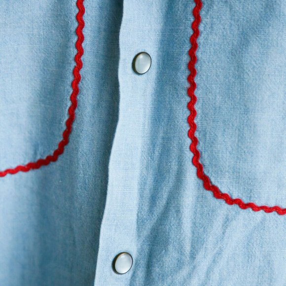 Vintage Liz Wear Light Wash Chambray Top - Picture 6 of 10